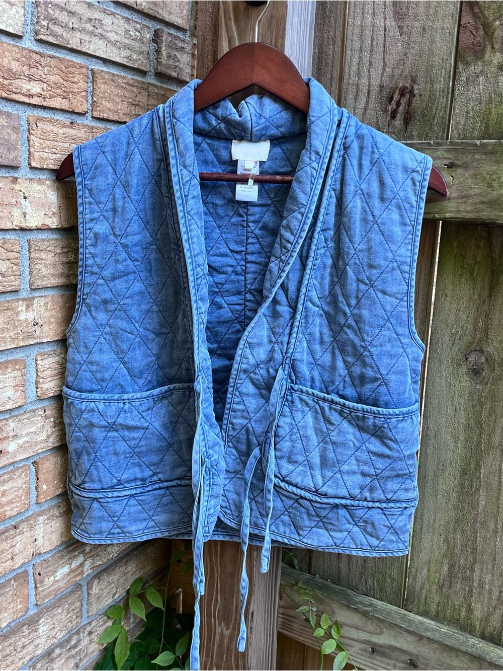 entro Quilted Denim-Blue Tie Front Vest